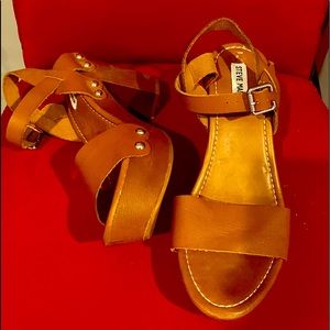 Steve Madden Sandal New 👡 2 -1/2 heel .🌺BUNDLE 🌺
